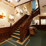 Ξενοδοχείο Manor 3*