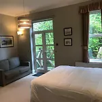 Manor Hotel 3*