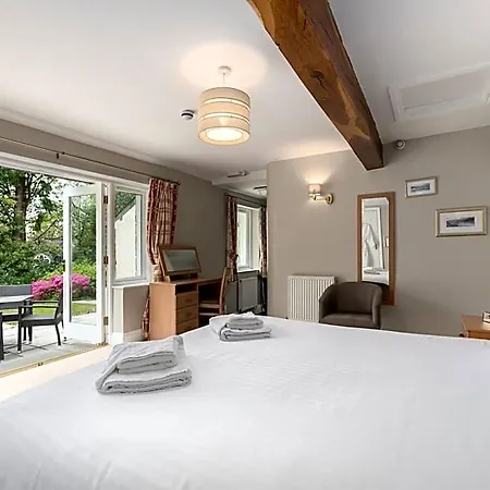 Manor Hotel